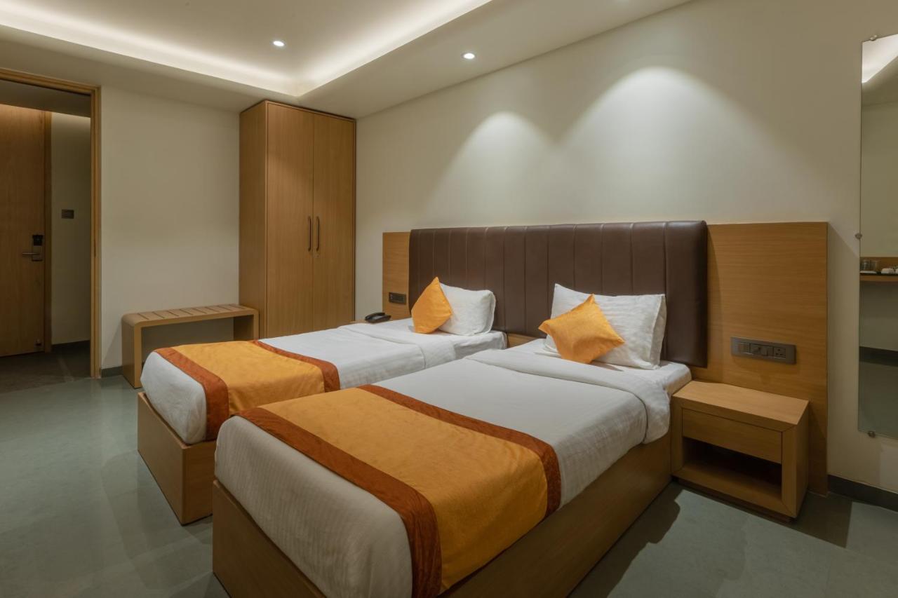 Indus Suites Nagpur Bagian luar foto