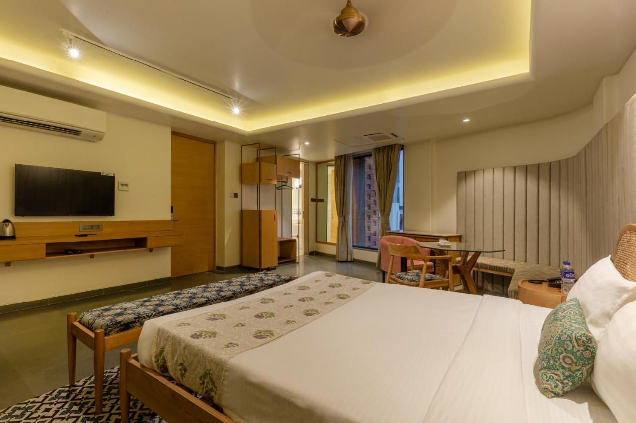 Indus Suites Nagpur Bagian luar foto