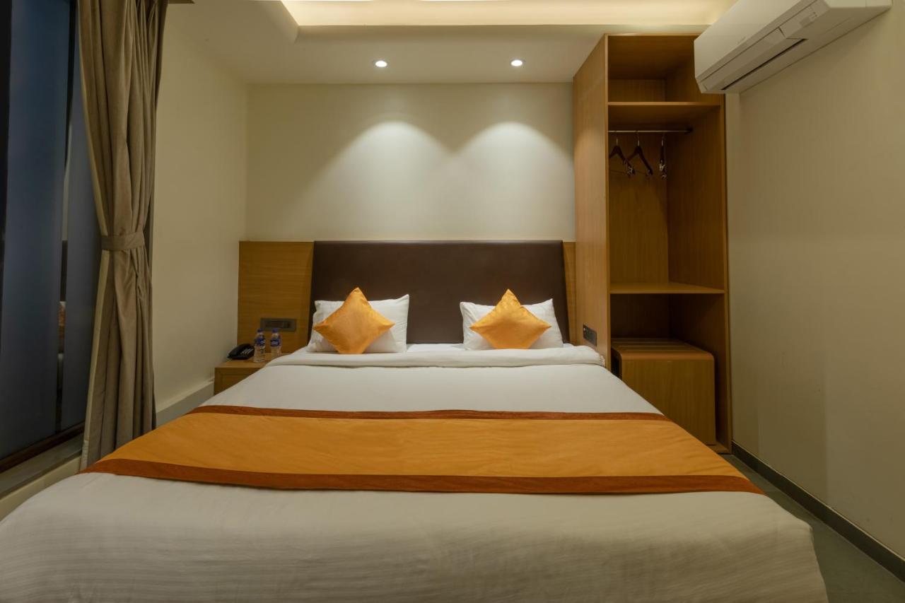 Indus Suites Nagpur Bagian luar foto